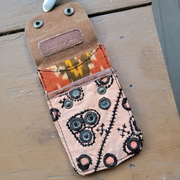 🌏🚀 Free People Boho Embroidered Repurposed vtg banjara hippie Wallet card case - Picture 5 of 16